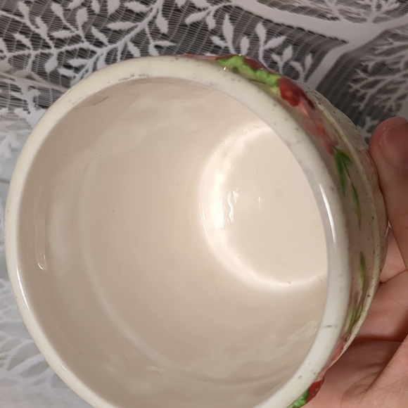 Strawberry & Floral Ceramic Planter 2009 - Picture 6 of 6